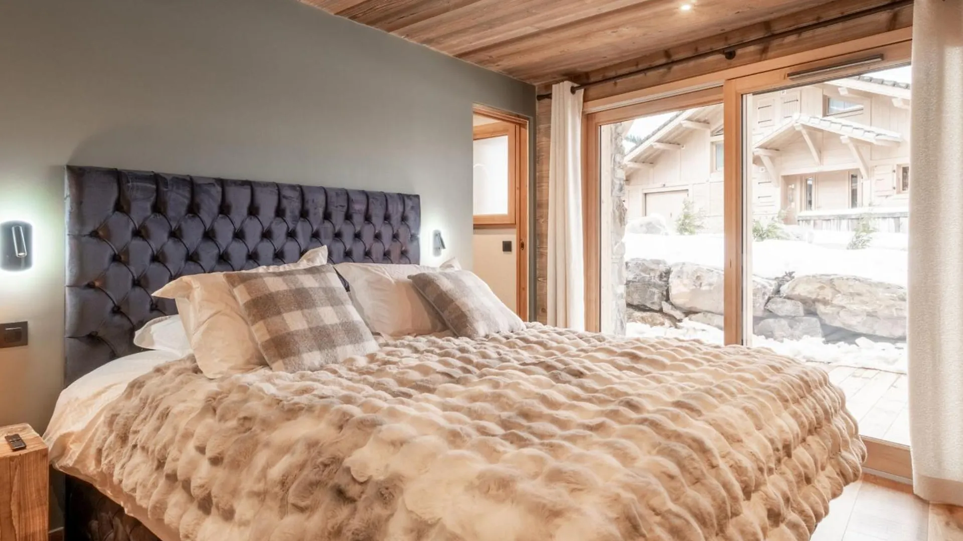 Chalet De Luxe Aux Gets - 5 Chambres, Jacuzzi, Animaux Acceptes, Parking - Fr-1-671-282 Les Gets 0*,  France