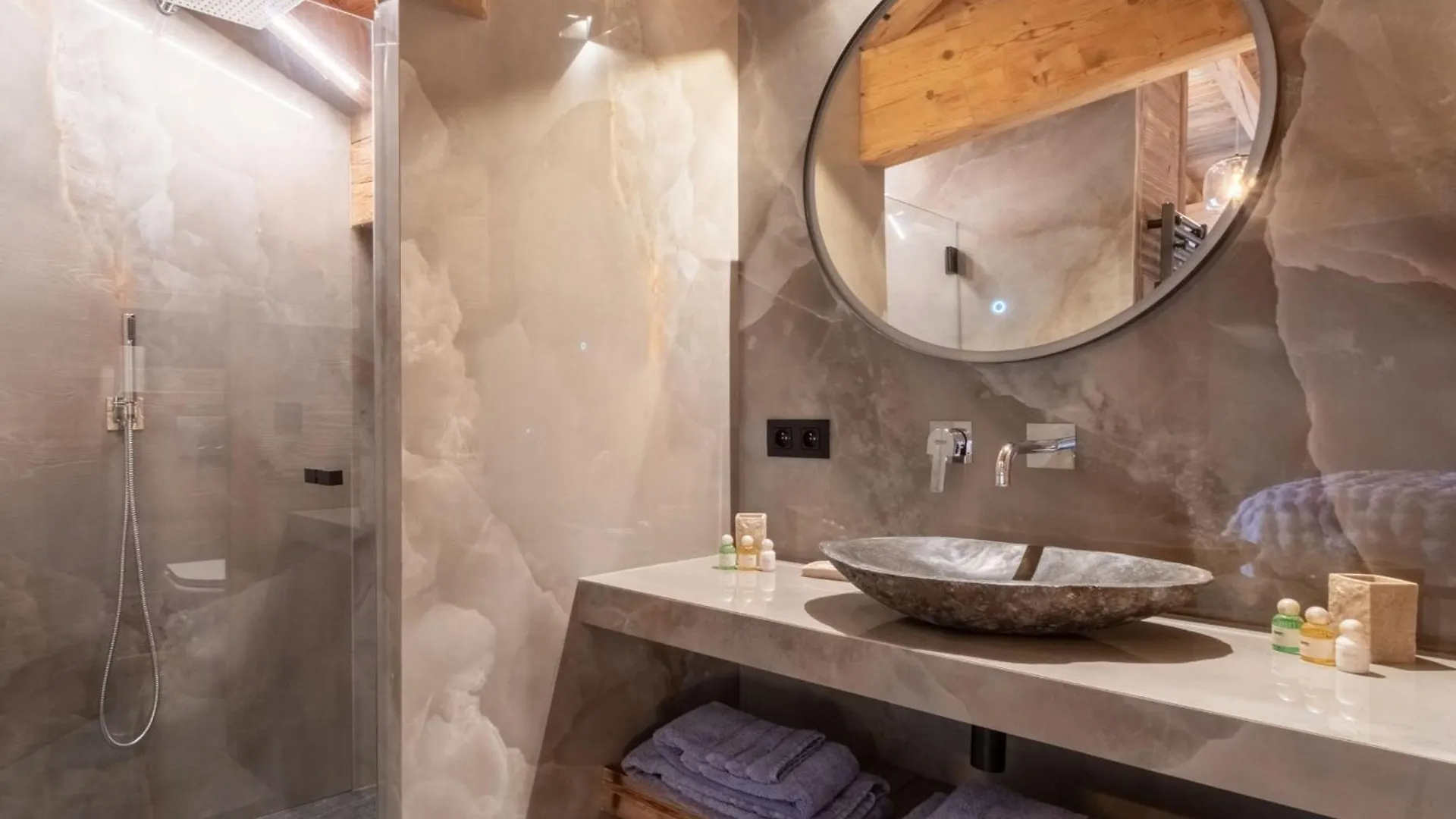 Chalet De Luxe Aux Gets - 5 Chambres, Jacuzzi, Animaux Acceptes, Parking - Fr-1-671-282 Les Gets
