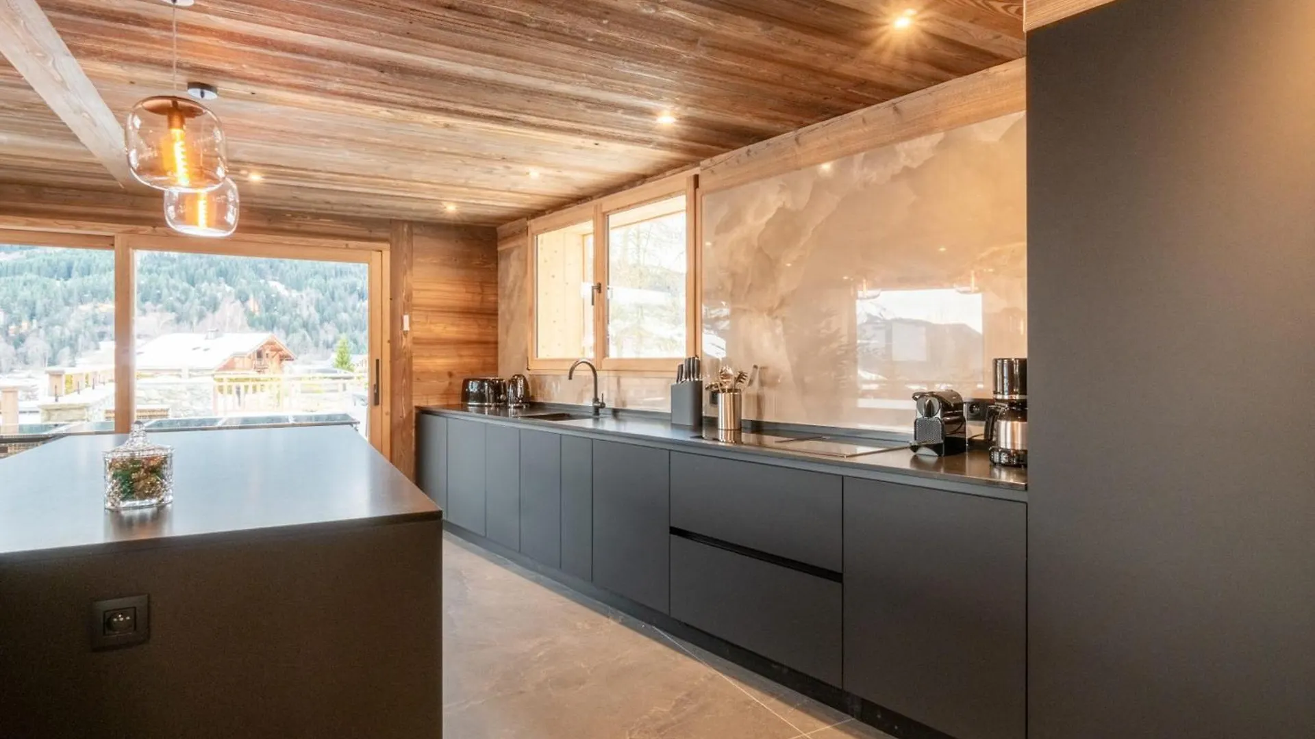 Chalet De Luxe Aux Gets - 5 Chambres, Jacuzzi, Animaux Acceptes, Parking - Fr-1-671-282 Les Gets