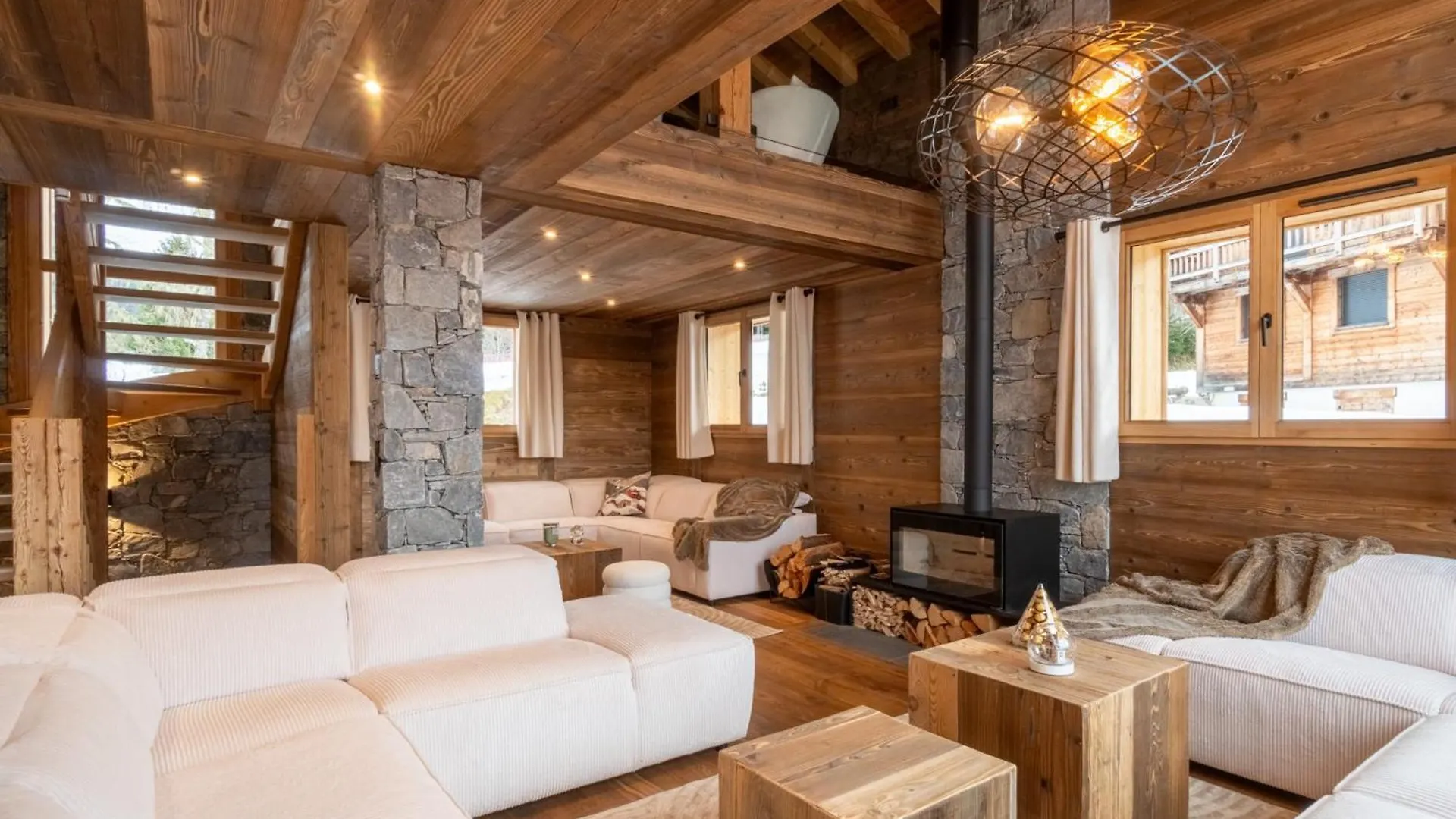Chalet De Luxe Aux Gets - 5 Chambres, Jacuzzi, Animaux Acceptes, Parking - Fr-1-671-282 Les Gets 0*,  France