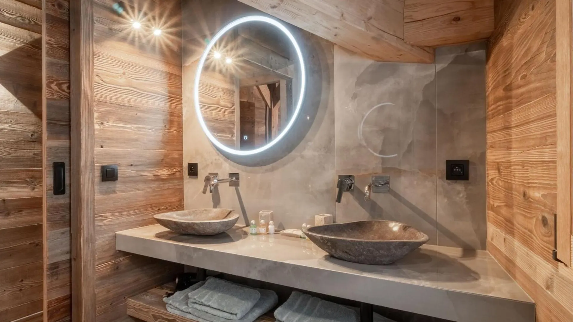 Chalet De Luxe Aux Gets - 5 Chambres, Jacuzzi, Animaux Acceptes, Parking - Fr-1-671-282 Les Gets 0*,