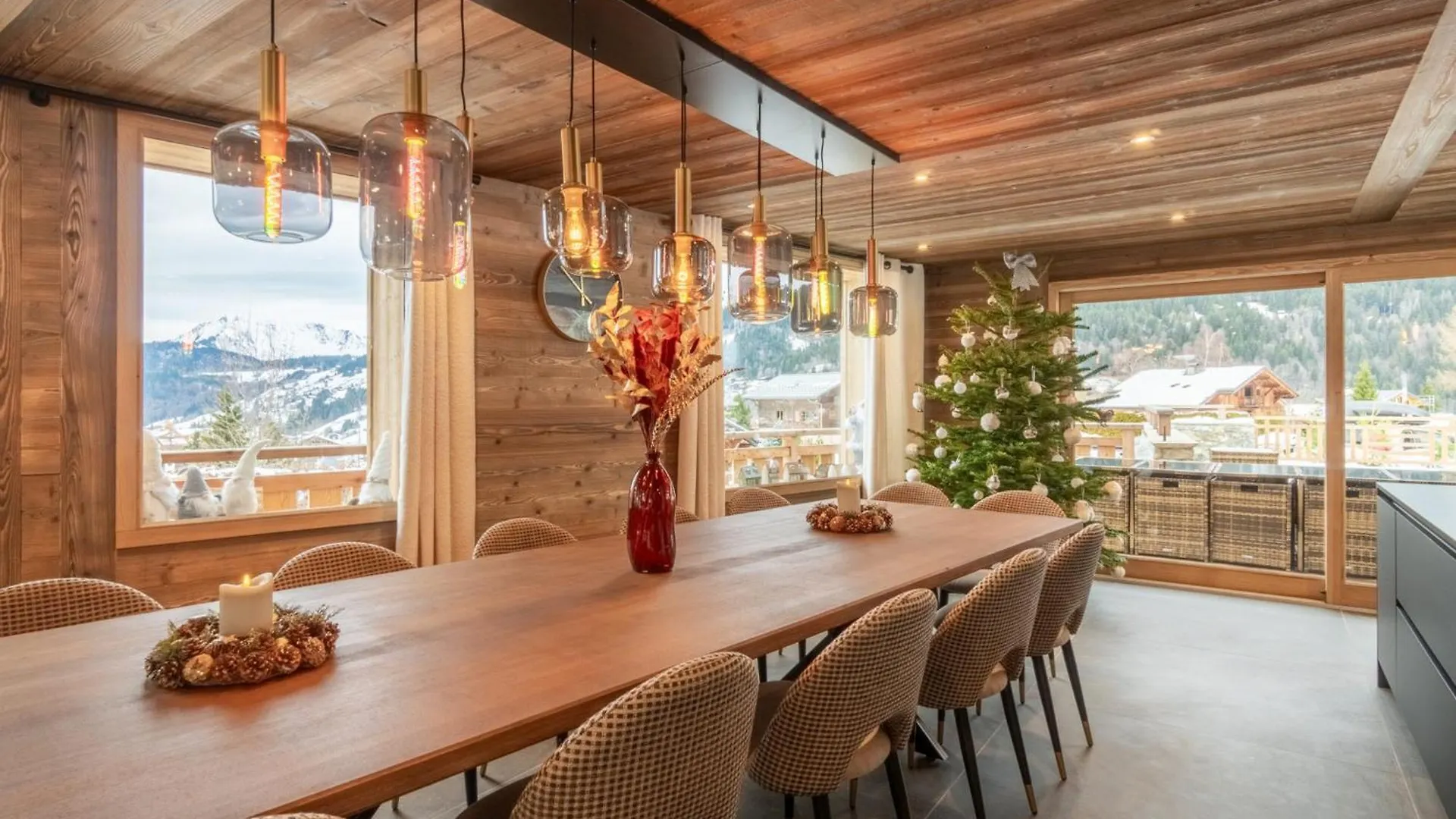 Chalet De Luxe Aux Gets - 5 Chambres, Jacuzzi, Animaux Acceptes, Parking - Fr-1-671-282 Les Gets