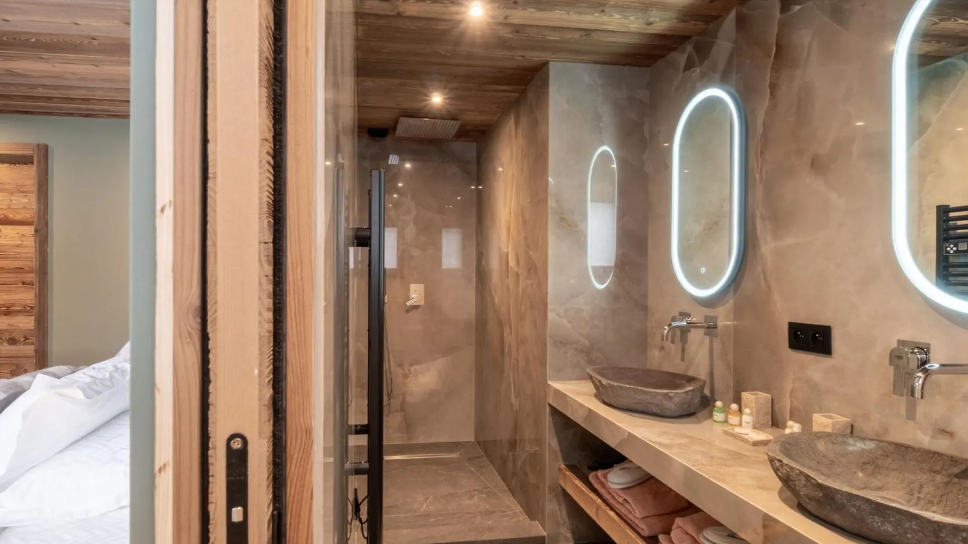 Chalet De Luxe Aux Gets - 5 Chambres, Jacuzzi, Animaux Acceptes, Parking - Fr-1-671-282 Les Gets